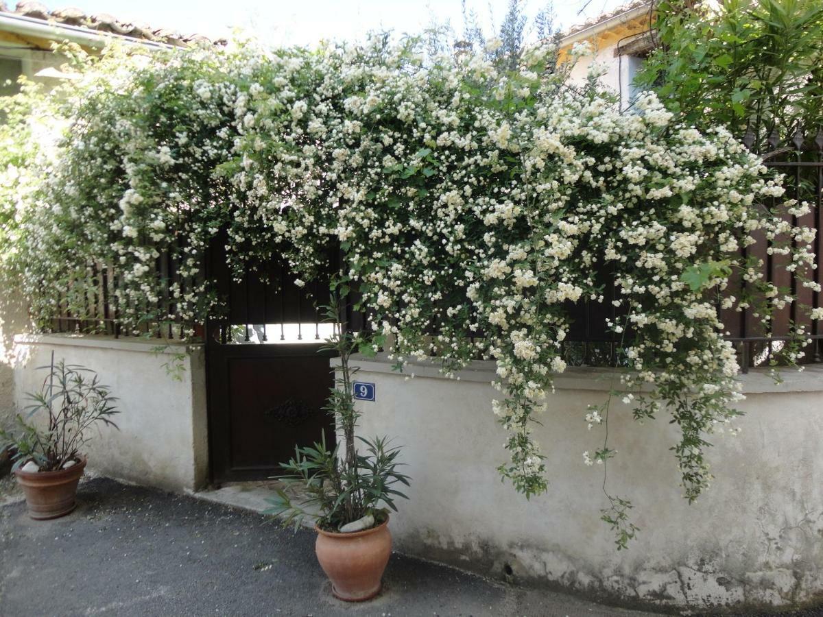 Alheuredusud Bed & Breakfast Violes Bagian luar foto