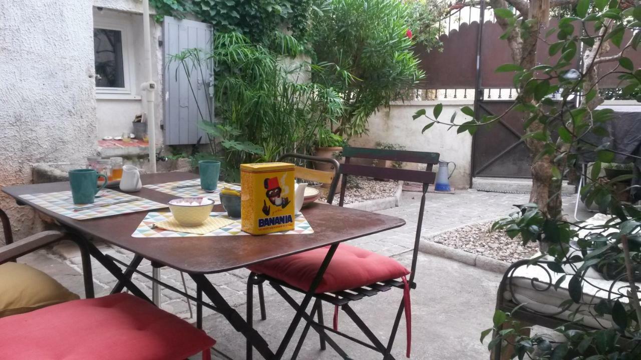 Alheuredusud Bed & Breakfast Violes Bagian luar foto