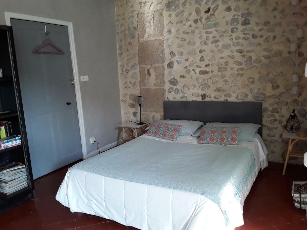 Alheuredusud Bed & Breakfast Violes Bagian luar foto
